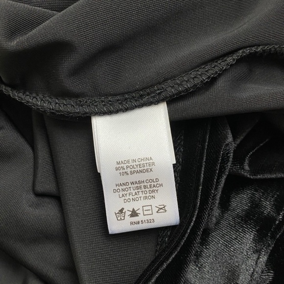 NEW CECE Black Short Puff Sleeve Velour Blouse Top Square Neck - Picture 6 of 6